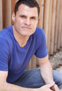 Актер Джон МакДональд