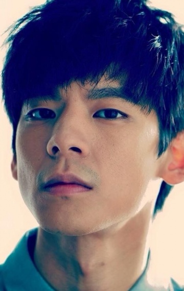 Актер Остин Линь