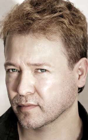 Актер Карлос Гальярдо