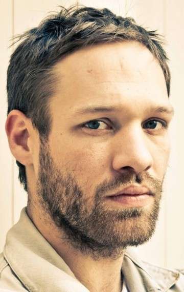 Актер Поль Ами