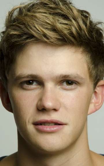 Актер Том Прайор