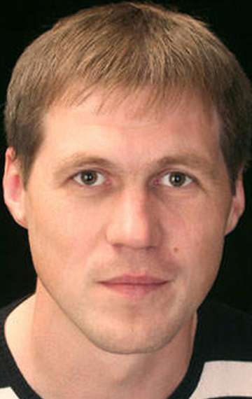 Актер Евгений Рябов