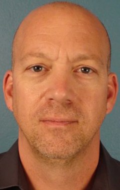 Актер Джон Ар Мангус