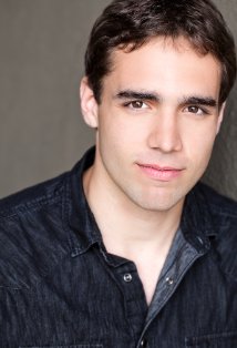 Актер John Grove