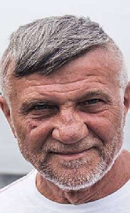 Актер Константин Линартович