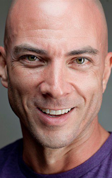 Актер Джон ДиРенцо