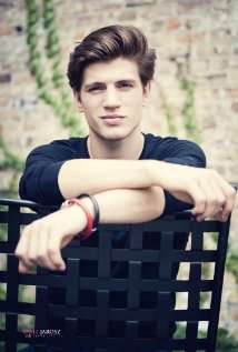 Актер Адам Скотт Миллер