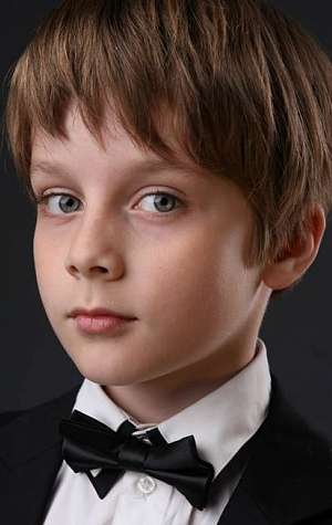 Актер Алексей Онежен