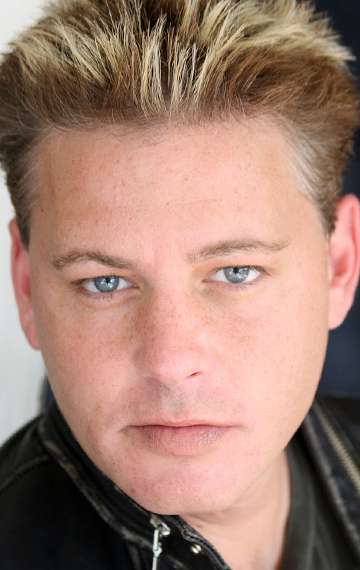 Актер Кори Хэйм