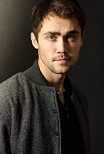 Актер Макс Монтези