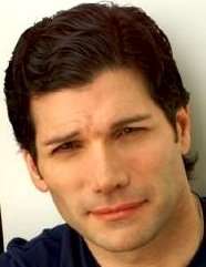 Актер Джой Томаска