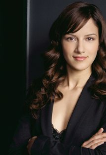 Актер Mitra Suri