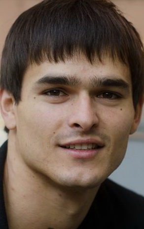 Актер Илья Мирошников