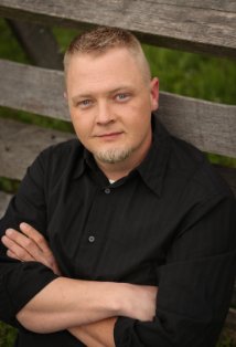 Актер Майк Стивенс