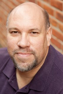 Актер Крис Лейтер