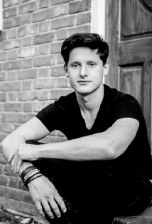 Актер Джеймс Айлинг