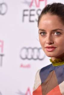 Фото Матильда Джоли