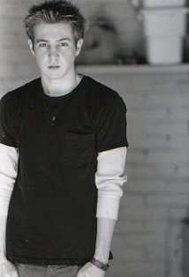 Актер Дуайт Армстронг