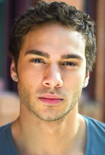 Актер Крис Гонсалес