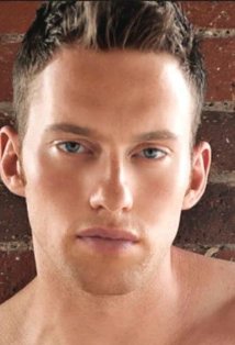 Актер Роуэн Кокс