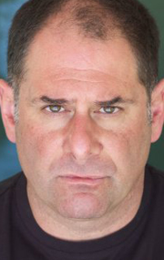 Актер Джордж Врикос