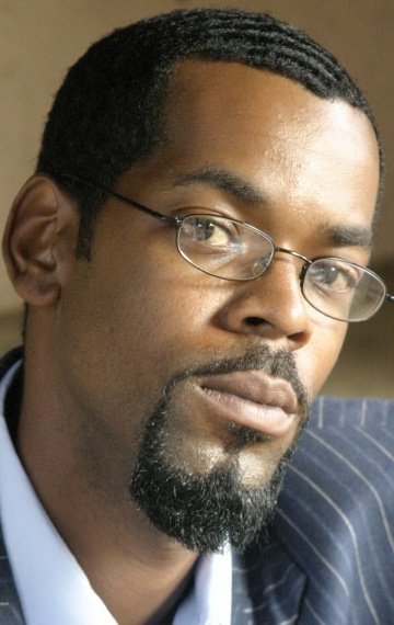 Актер Алонсо Ф. Джонс