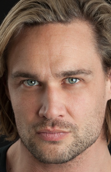 Актер Марк Халдор