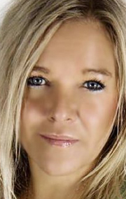 Актер Эми Клер Билс