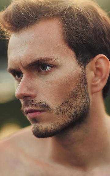 Актер Александр Боковец