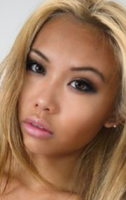 Актер Челси Ли