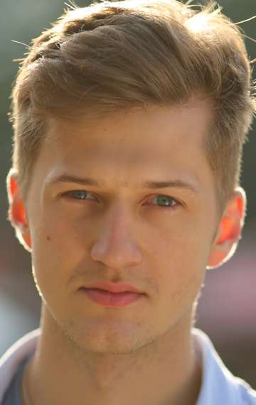 Актер Никита Лобанов