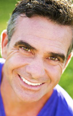 Актер Брэдли Бауэн