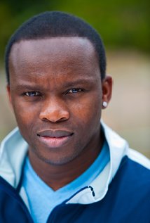 Актер Абиола Утман