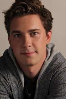 Актер Justin Dobies