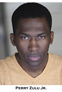 Актер Перри Зулу мл.