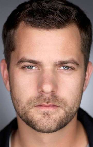 Актер Джошуа Джексон