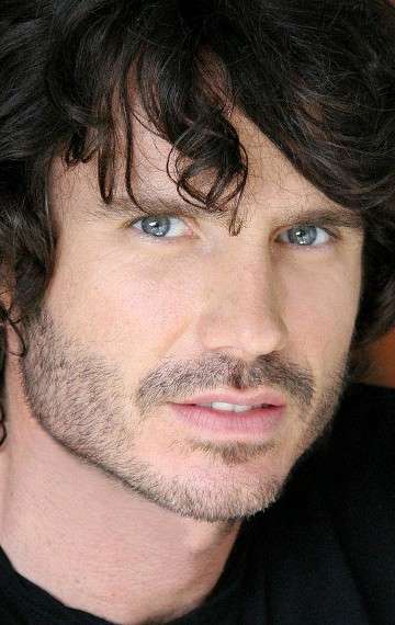 Актер Шэйн Бролли