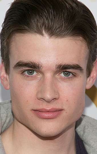 Актер Остин Фальк