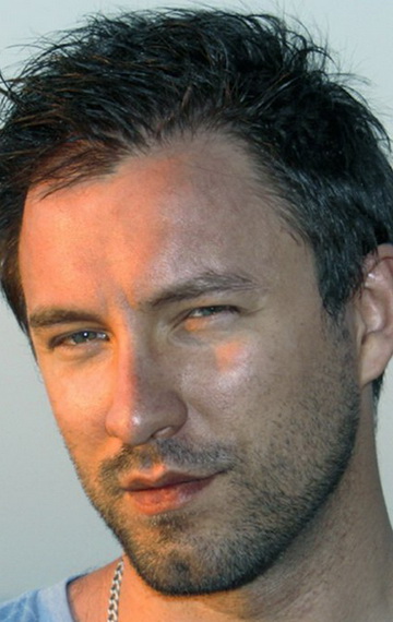 Актер Роберт Олес