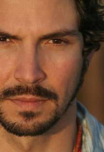 Фото Морис Комт