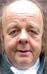 Актер Роджер Эштон-Гриффитс