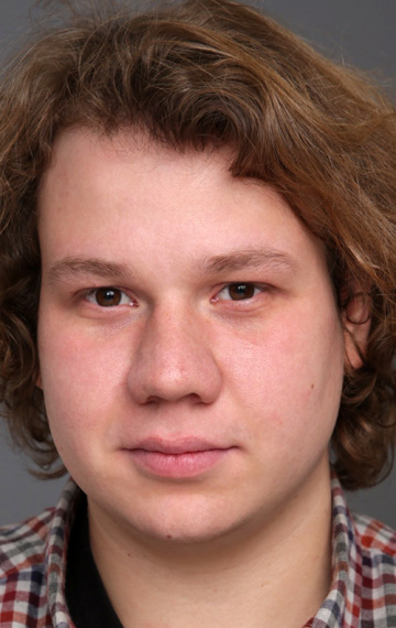 Актер Павел Комаров