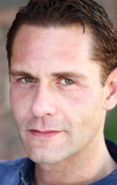 Актер ДжейДи Рот-раунд