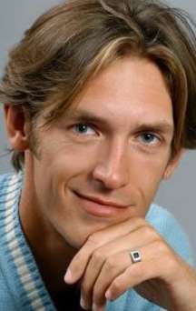 Актер Алексей Лобанов