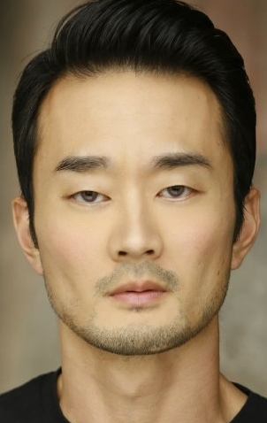 Актер Джон Комп Шин