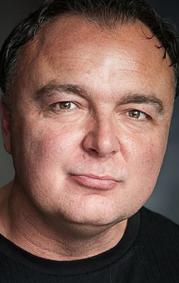 Актер Майкл Александр