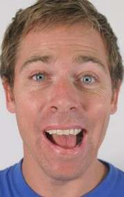 Актер Дэйв Инглэнд