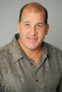 Актер Стивен М. Мёрджа