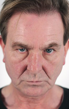 Актер Стив Кэрролл