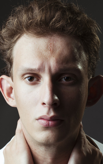 Актер Александр Туарминский